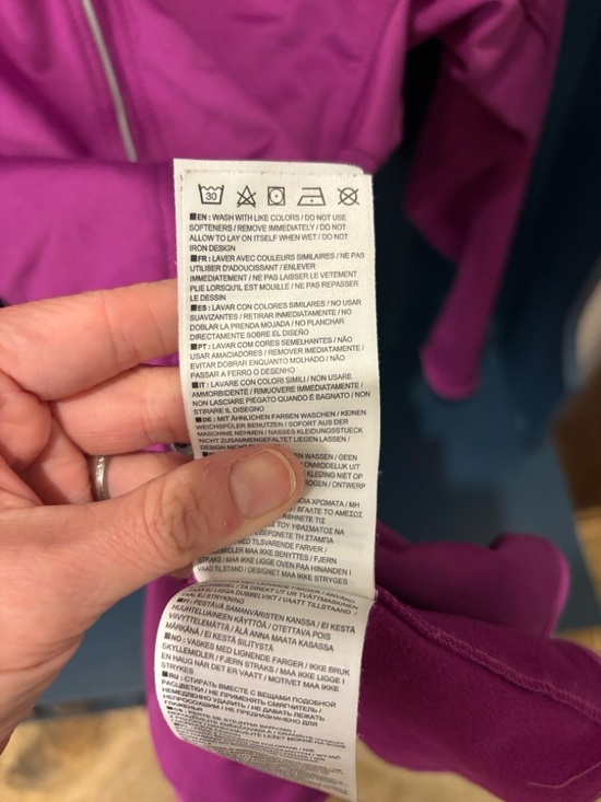 Nike Dri-FIT Magenta Performance Jacket - Picture 9 of 9